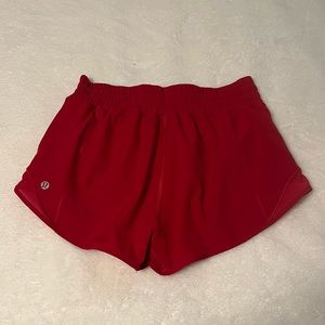 lululemon high rise hotty hot shorts 2.5 red